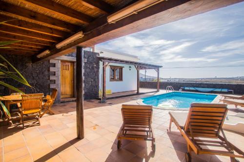 San Bartolome Casa | A2 Casas Y Villas juani y juan lanzarote (tomaren) Free WiFi