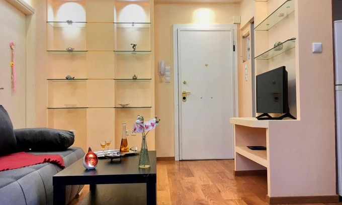 Vouliagmeni Apartamento | A2 Cute Vouliagmeni Apt in a Unique Spot