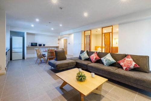 Maeganeku Casa | A3 Maximum 8 people OK! Perfect for families and groups! Free parking for up to 2 cars! Walking distance to the beach & many restaurants A3コーディアルステイ