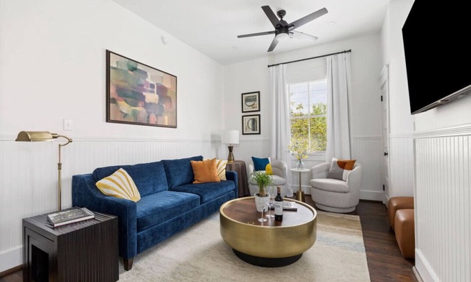 Downtown Charleston Casa | A4 at Saint Philip Square, One Block to King, Top Floor Courtyard View Apartment