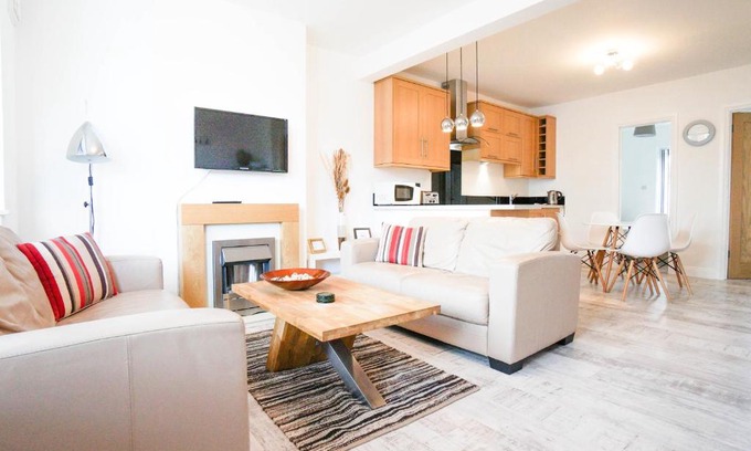 Ashmore Green Apartamento | AAA Stay Garden Apartment