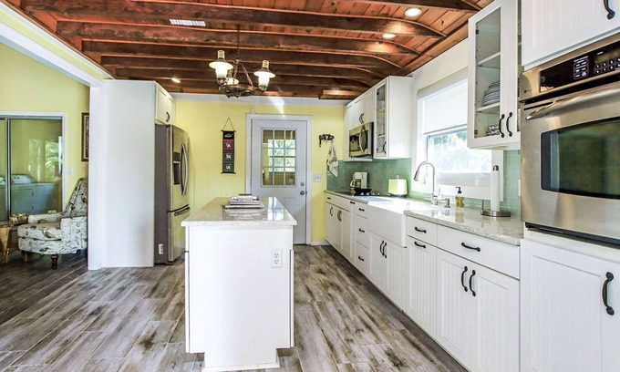 Saint James City Casa | Aaliyah`s and Amina`s Tropical Retreat unit 2 - Pine Island St James City