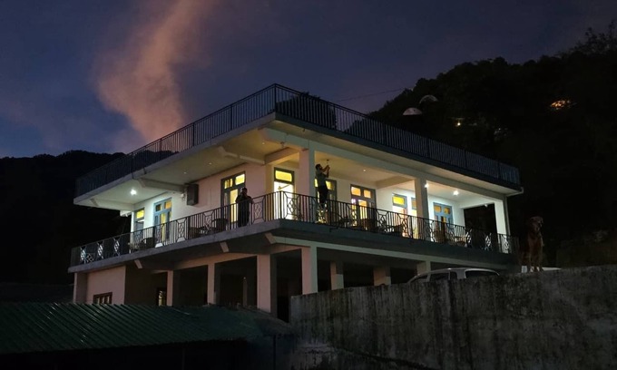 Dharamshala Cama Y Desayuno | Aangan Royal Stay