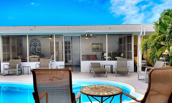 Florida North Atlantic Coast Casa | AB 3/2 piscina privada casa duerme 10! A solo minutos de Estadio, Playas, PGA.