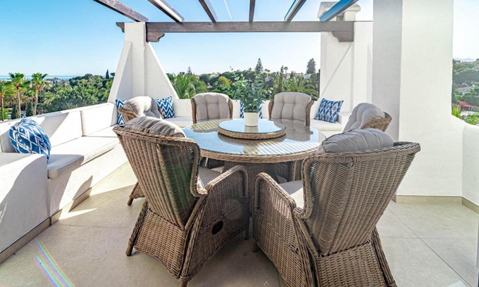 Nueva Andalucia Apartamento | AB26- Lovely Holiday Home in Aldea Blanca