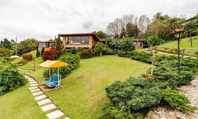 Llanogrande Casa | ABADENGO Beautiful and charming chalet in the mountains