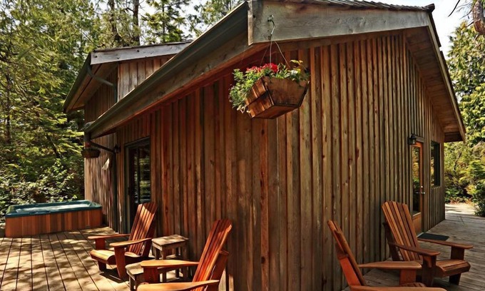 Tofino Casa | Abalone Inn - Alquiler de 3 dormitorios con bañera de hidromasaje, muy cerca de la playa de Chestermans
