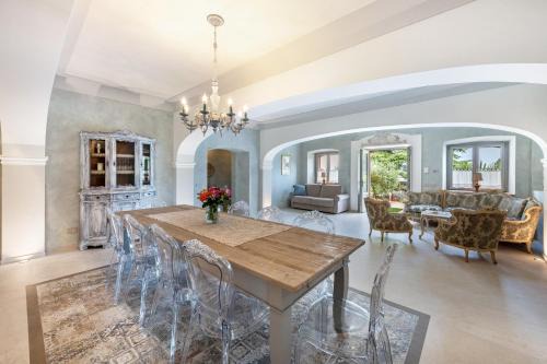 Soiano del Lago Apartamento | Abaye I Champagne Charm Adults Only