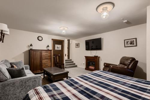 Historic District Casa | Abbett Placer Historic Cabin home