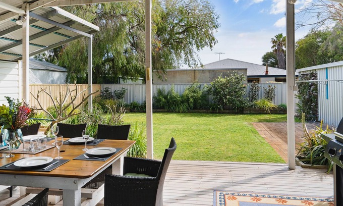 Abbey Casa | Abbey Bay Cottage - Pet Friendly - WiFi - Short walk to beach - Busselton