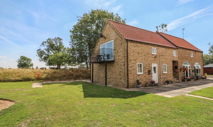Lincoln Casa | Abbey Cottage
