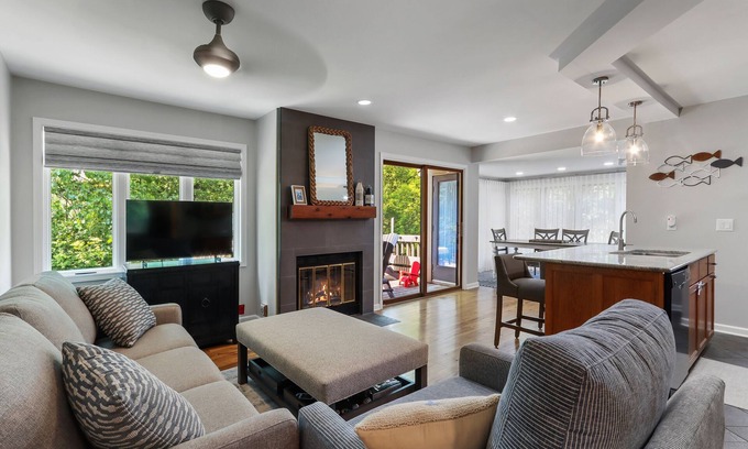 Fontana Casa | Abbey Springs Resort on Geneva Lake - Updated Townhouse - Dog Friendly!