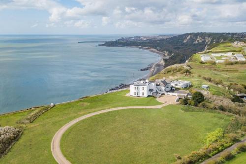 Folkestone Casa | Abbots Cliff House by Bloom Stays