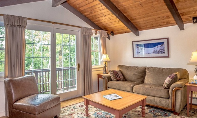 Intervale Chalet De Esquí | Chalet actualizado - Entorno privado - 5 millas de Storyland