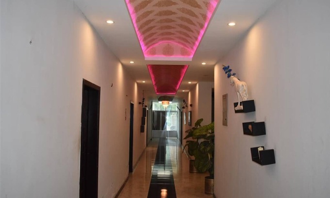 Abbottabad Hotel | Abbott Crown Hotel and Restaurant
