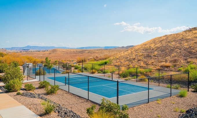 St. George Casa | Abby's Retreat 4 Bedroom Townhouse by RedAwning