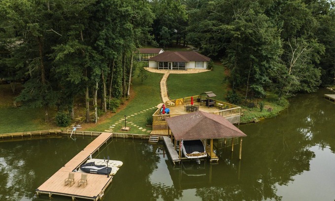 Jacksons' Gap Casa | Abigail's Lake Haven by Big Fish Real Estate Group at Lake Martin