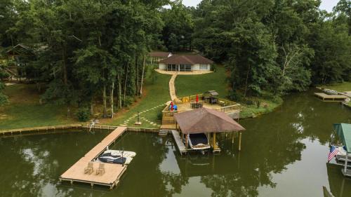 Jacksons' Gap Casa | Abigail's Lake Haven
