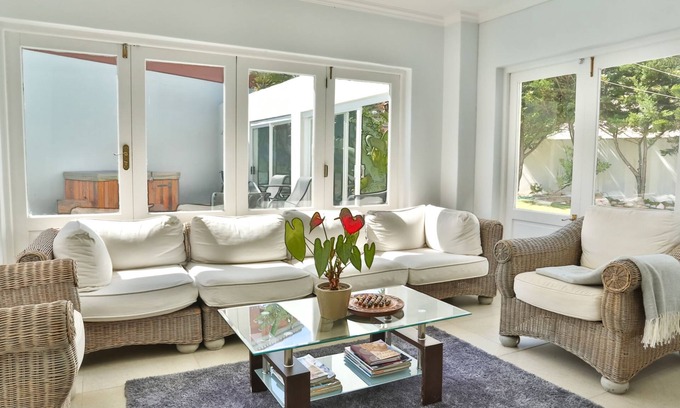 Redhill Casa | Abington Manor - Fish Hoek Guesthouse