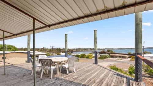 Lake Wangary Casa | About Windward - Budget Property With Million Views