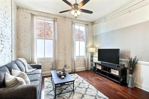 Historic District - North Casa | Above Broughton St 3015B