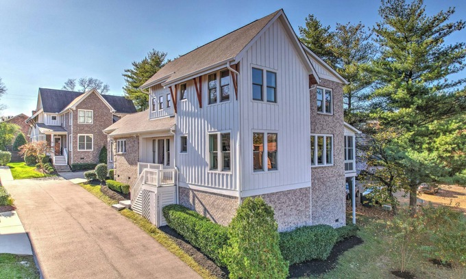 Green Hills Casa | Above Nashville Lombardy I Luxury I Location I Outdoor Dining I Services