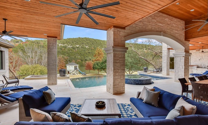 Austin Casa | LLEGAR RIDGEVIEW | Hasta 12 camas | Frente al lago | Recientemente construido | Enorme patio |