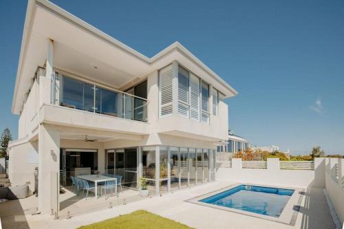 Mullaloo Casa | Above The Clouds by St Nicholas