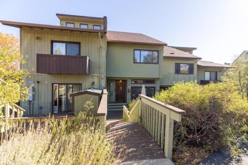 Groveland Casa | Above the Green