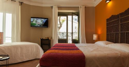 Barrio de La Latina Casa | AbraCadabra Suites