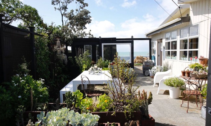 Haumoana Casa | Absolute Beach Front. Wake up to see the sun rise