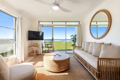 North Creek Apartamento | Absolute Beachfront Apartment 11B
