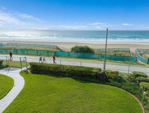 Surfers Paradise Apartamento | Absolute Beachfront Apartment 3B Pool Spa