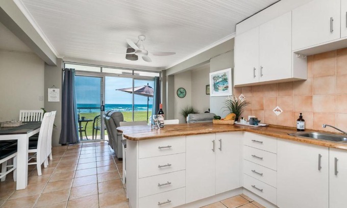 North Creek Apartamento | Absolute Beachfront Apartment 8B