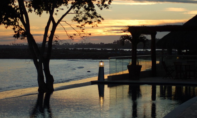 Emiliano Zapata Condominio | "absolute Beachfront Luxury Condo With Great Views!"