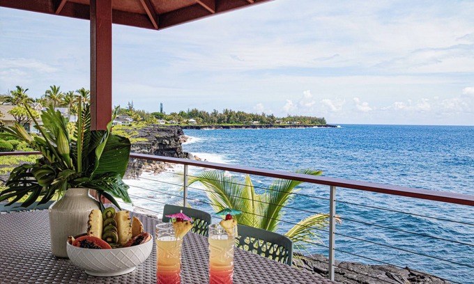 Keaau Casa | Absolute Oceanfront Gorgeous views 2-bedroom house with Air Conditioning!