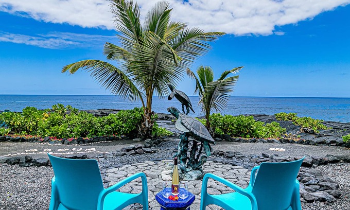 Keaau Casa | Absolute Oceanfront on Ancient Lava Cliffs! Whales, dolphins, turtles!