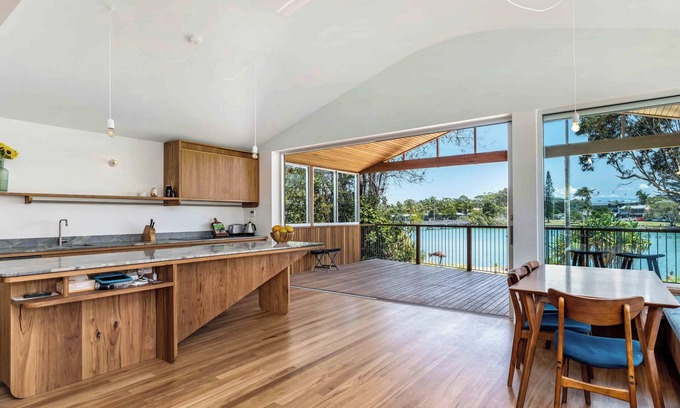 Brunswick Heads Casa | Absolute waterfront, 3 story beach house. Walk to everything.