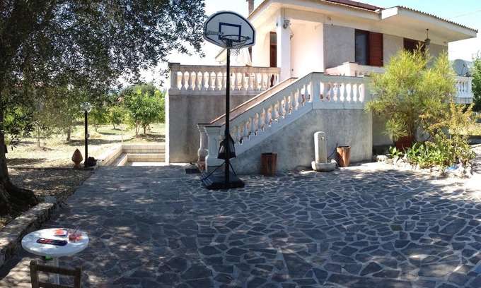 Policastro Bussentino Apartamento | 'Absolutamente gran casa de vacaciones con un gran jardín cerca de la playa'