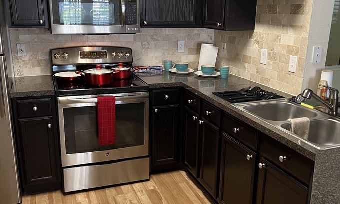 Barker Apartamento | Absolutely Stunning 1-Bedroom , 1- Bath 🛁