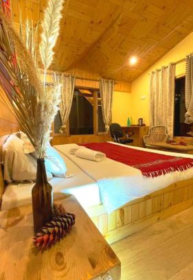 Naggar Hotel | Absoulte Freedom Snowy Water Stream Luxury Cozy BnB Retreat