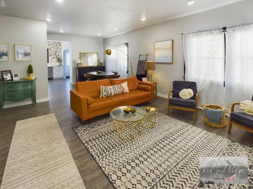 Albany Casa | AC! Family Space-Retro Home in Historic Albany