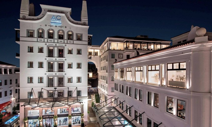Zona 16 Hotel | AC Hotel by Marriott Guatemala City