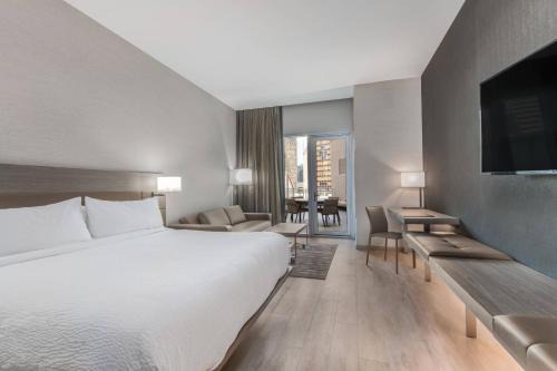 Charlotte Center City Hotel | AC Hotel by Marriott Charlotte City Center