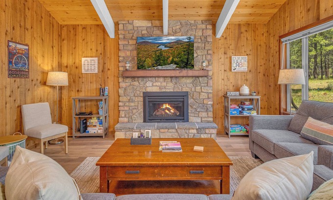 Overlook Park Casa | AC,PF, great location, kids friendly, recently renovated, outdoor seating.