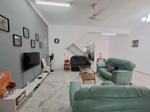 Taman Rapat Damai Casa | ACACIA GUESTHOUSE by Zamanja