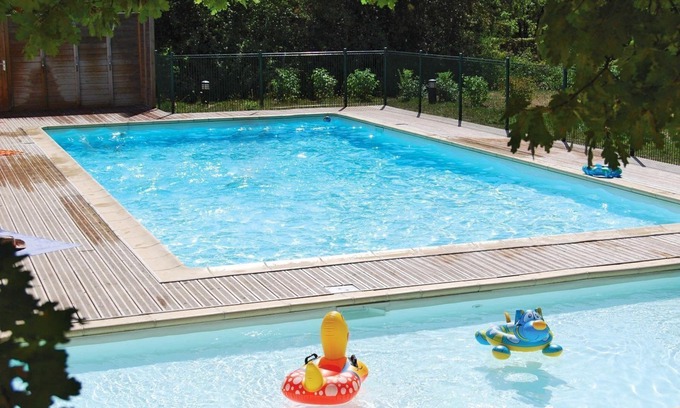 Gramat Cabina | Maisonnette confortable avec terrasse | Accès Piscine, Fitness, Sauna!