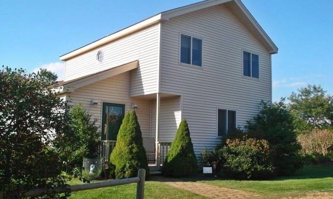 West Tisbury Casa | Access Road to Long Point, Best Island Beach!