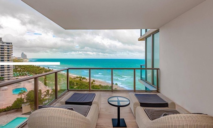 Bal Harbour Apartamento | ACCESS TO ALL AMENITIES @ Oceanfront St Regis