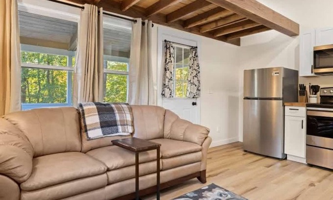 Hendersonville Casa | Accessible 1BR Cottage w/ Firepit | Near Trails